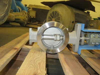 Jamesbury 4"-150  Butterfly Valve with Pneumatic Actuator and ND9206 Controller , Unused