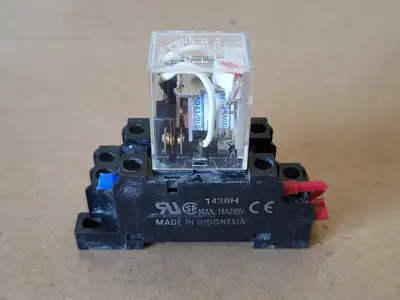 USED OMRON LY2N