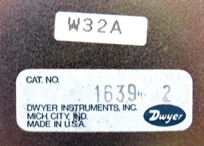 NEW DWYER 1639-2 PRESSURE SWITCH 16392 W32A