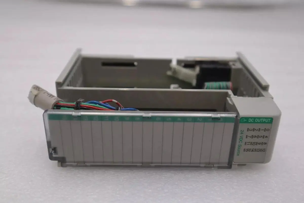 Allen Bradley 1769-OB16 SERIES B OUTPUT MODULE 1769-OB16 STOCK L-700C