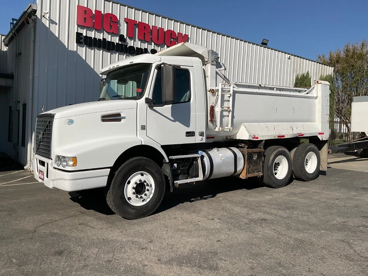 Used 2011 VOLVO VHD Dump trucks California US | Big Truck & Equipment #1412183