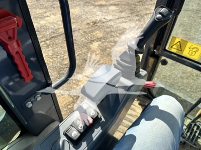 USED 2022 XCMG XE35U