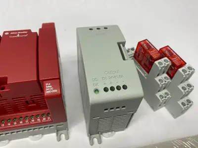 NEW ALLEN-BRADLEY SER. A GUARDMASTER SAFETY RELAY START. KIT
