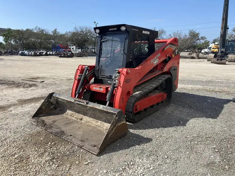 Used 2023 MANITOU 3200VT Compact Track Loaders Florida US | National Equipment Dealers #1422742
