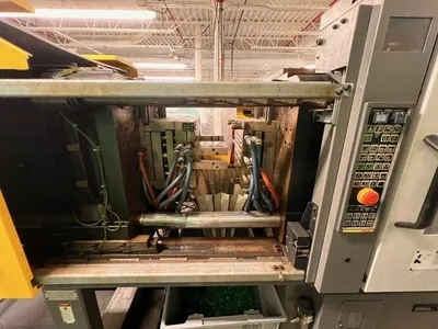 2007 MILACRON ROBOSHOT S-2000i-110B Injection Molding Horizontal/Vertical | Machinery Network (6)