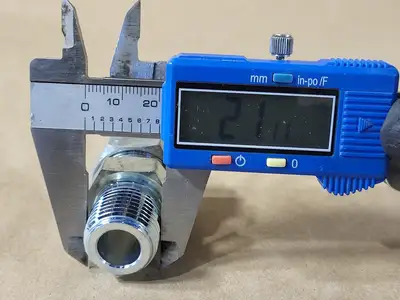 USED HY-LOK CMC12-8N-STEL