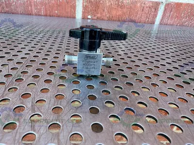 USED LOT OF 2 - HY-LOK P1VH-4T STAINLESS STEEL BALL VALVE 3000 PSI