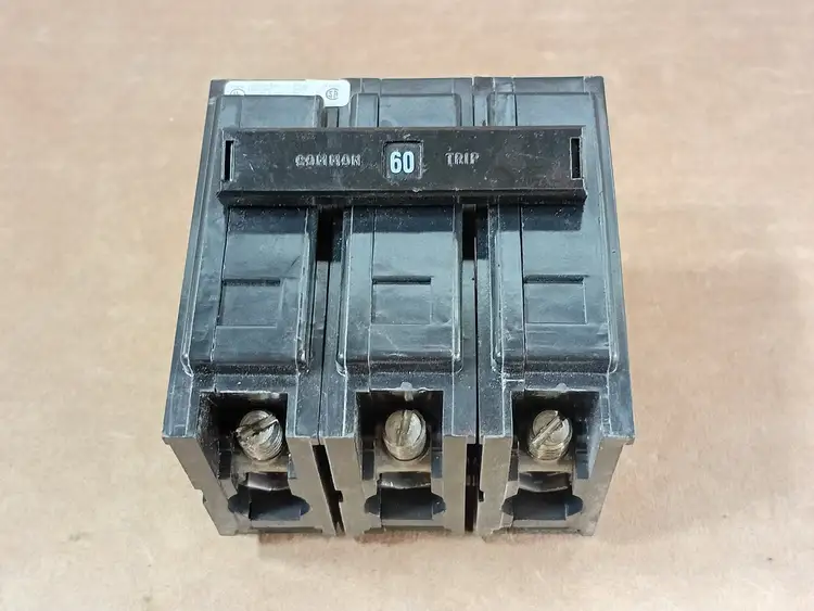 Used CUTLER-HAMMER BAB3060H Switchgears British Columbia CA | Lenmark #1438411