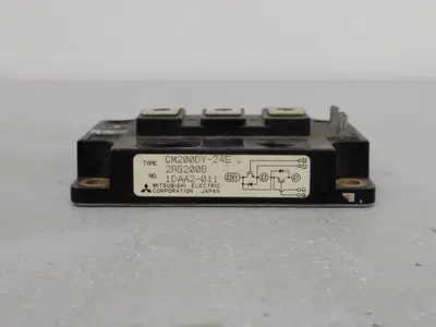 USED MITSUBISHI CM200DY-24E 2RG200B