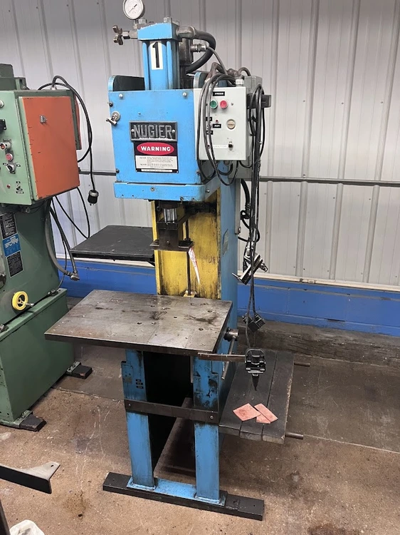 Used _UNKNOWN_ _UNKNOWN_ C-Frame Presses Michigan US | Miedema Asset Management Group #1371723