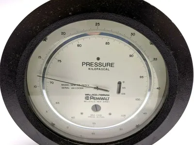 USED PENNWALT WALLACE & TIERNAN KILOPASCAL GAUGE 0-105