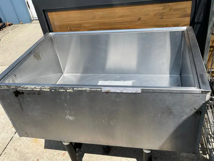 Used Falcon Restaurant Supply Used 36" Stainless Steel Undercounter Ice Bin - SS69 Underbar Equipment Illinois US | Falcon Restaurant Supply #1376107