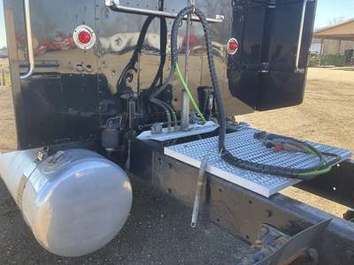USED 2000 PETERBILT 379
