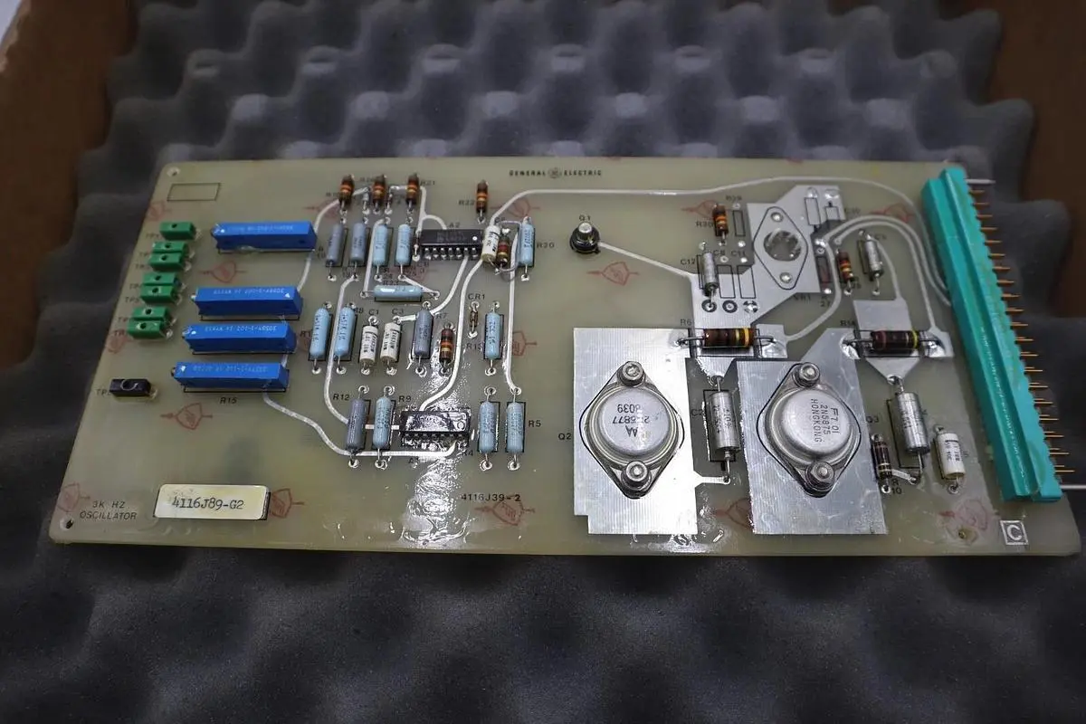 NEW IN BOX GENERAL ELECTRIC 4116J89-G2 OSCILLATOR BOARD STOCK G618