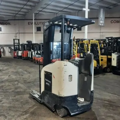 USED 2016 CROWN RR5725-45