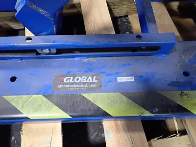 Global Industrial  44" Pallet Postitoner