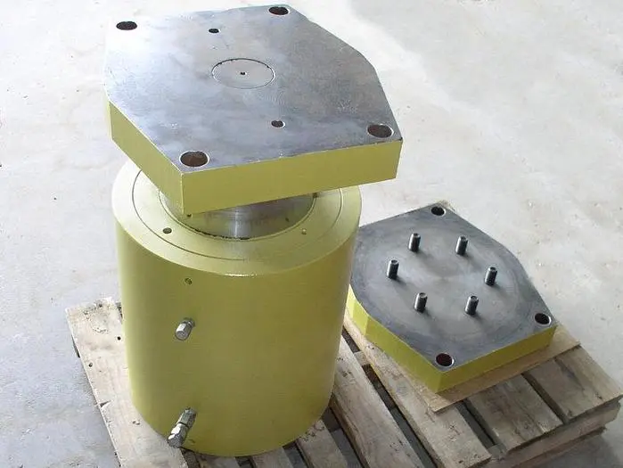 565 Ton Atlas / Parker Hydraulic Cylinder; 5" stroke; 12" bore, 9" rod; 10,000 psi
