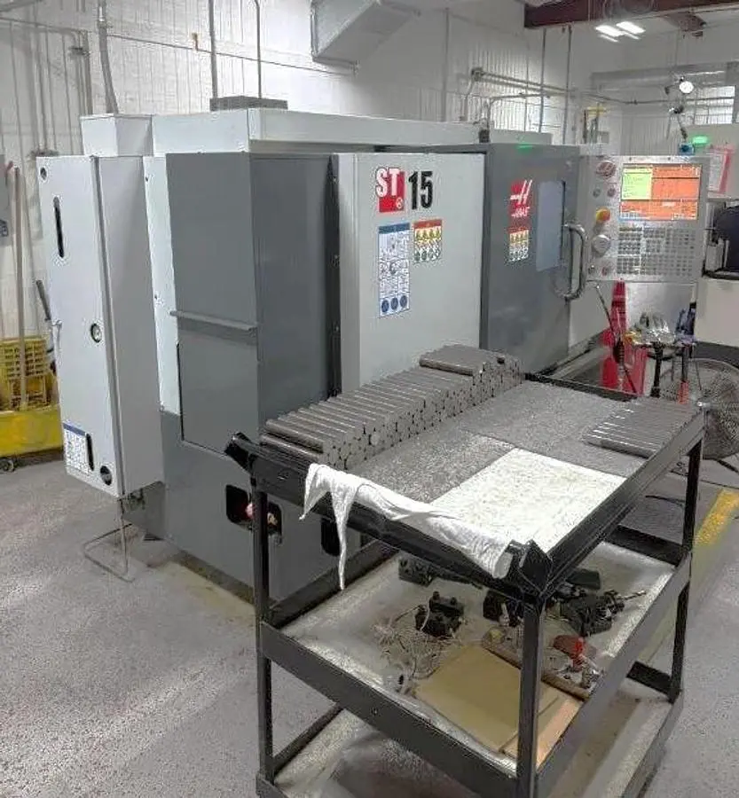 2017 Haas ST-15 with Tool Presetter, Tailstock, 8" Chuck, Chip Conveyor, A/C for Cabinet, 12"x16" Capacity, 5500 Spindle Hours
