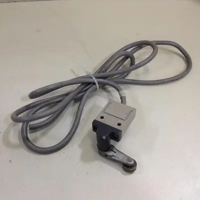 USED OMRON D4C-9033