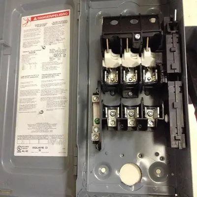 USED SQUARE D H322N