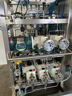 USED VARIAN CHROMATOGRAPHY CONTROL SKID W/ 2.4 HP DUAL HEAD PUMP, 2.4 HP HEAT PUMPS