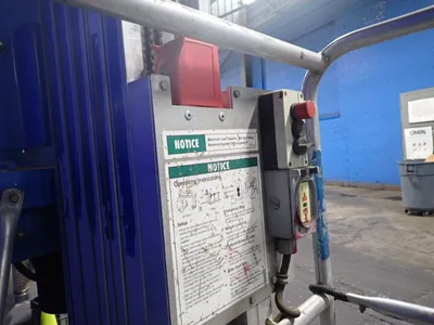 USED GENIE IWP24