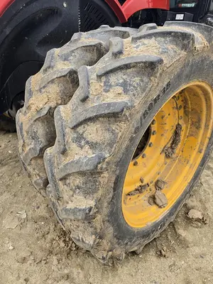 USED VERSATILE 335