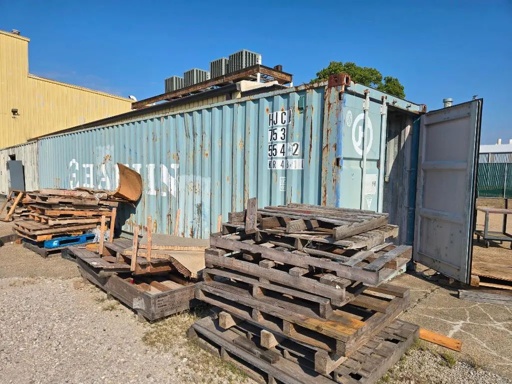 Used _UNKNOWN_ _UNKNOWN_ Shipping Containers Indiana US | Myron Bowling Auctioneers Inc #1504002