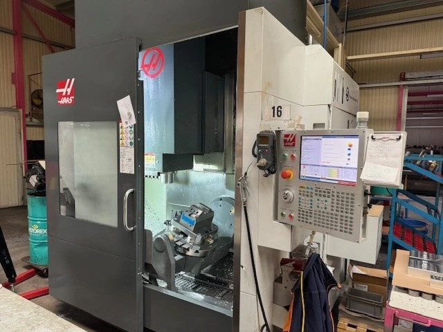 HAAS 5-axis Vertical Machining Centre, in very good working condition, visible under power, ca. 3000 work hrs, POA