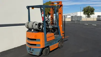 USED 2000 Toyota 42-3FGC15