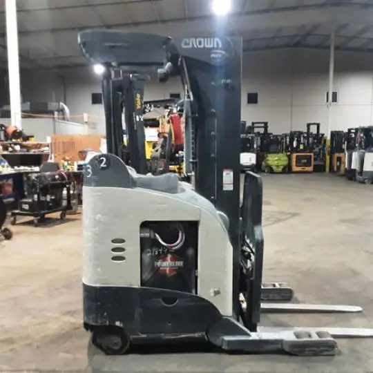 USED 2019 CROWN RR5725-45