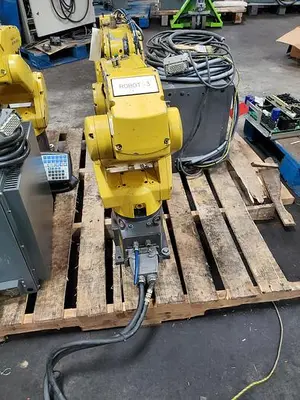 USED 2009 FANUC LR MATE 200IC