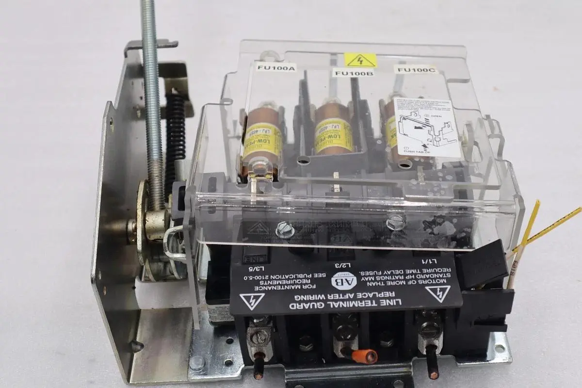 ALLEN BRADLEY 1494V-DS400 /1494V-FS60 DISCONNECT SWITCH / A 400A 600V STOCK 5305
