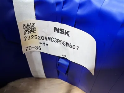 NSK 23252CAMC3P55W507 Spherical Roller Bearing 260mm x 480mm x 174mm New NIB