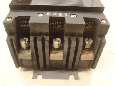 Square D 989715 Circuit Breaker 15 Amps 480 VAC Used