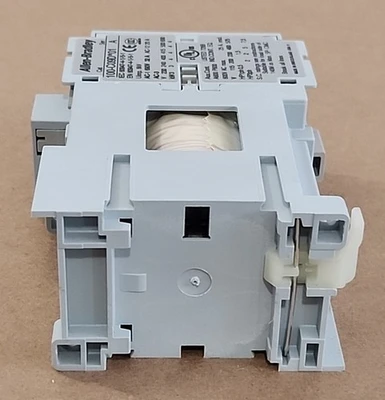 NEW Allen-Bradley 100-C09DJ01