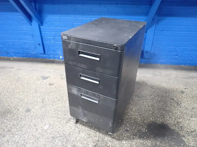 Used GLOBAL INDUSTRIAL _UNKNOWN_ Cabinets Ohio US | HGR 24 #938024