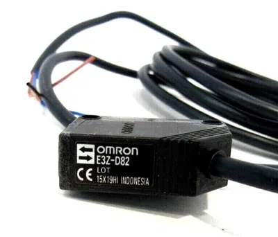 NEW OMRON E3Z-D82 PHOTO SWITCH E3ZD82