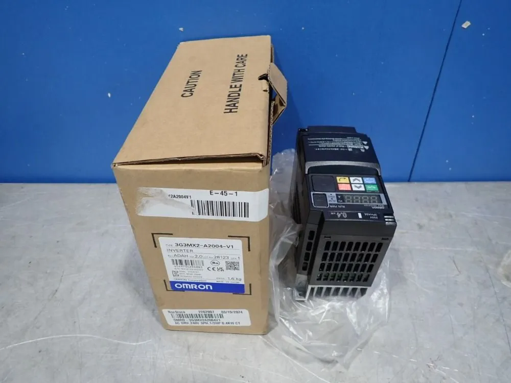 NEW OMRON 3G3MX2A2004V1