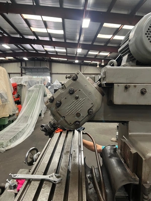 DoAll Vertical/Horizontal Milling Machine