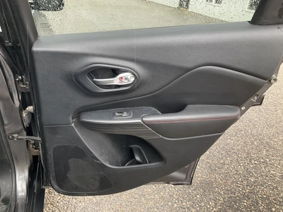 USED 2016 JEEP CHEROKEE