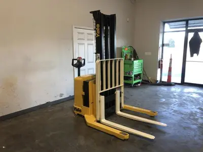 USED 2004 YALE MSW040LE