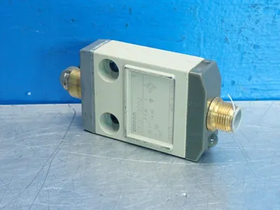 USED OMRON D4CC3002