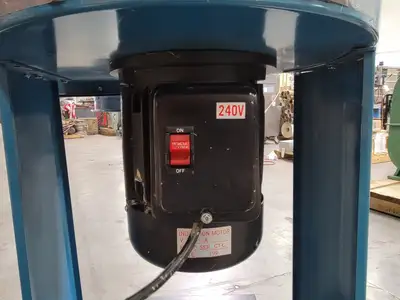 USED 1996 MAGNUM DC-22B