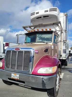 USED 2007 PETERBILT 335