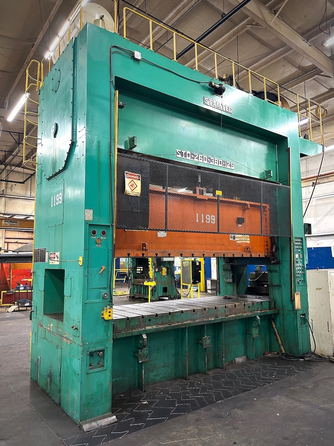 USED 1994 STAMTEC STAMTEC STD-260-330-125 PRESS