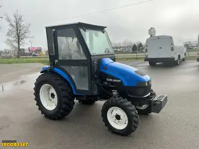 USED 2002 NEW HOLLAND TC40 TRACTOR