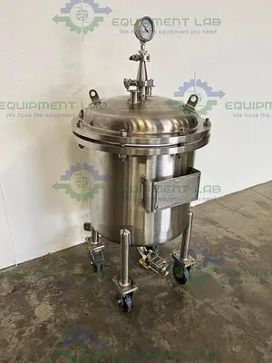 USED STEEL PRO T-2021 SB-575 CORROSION RESISTANT TANK 15 PSI W/ VALVE & GAUGE