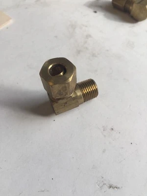 *New* 1/4" X 1/8"  Male Elbow Extruded (Lot Of 17) *Warranty*Fast Shipping*