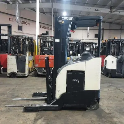 USED 2016 CROWN RR5725-45